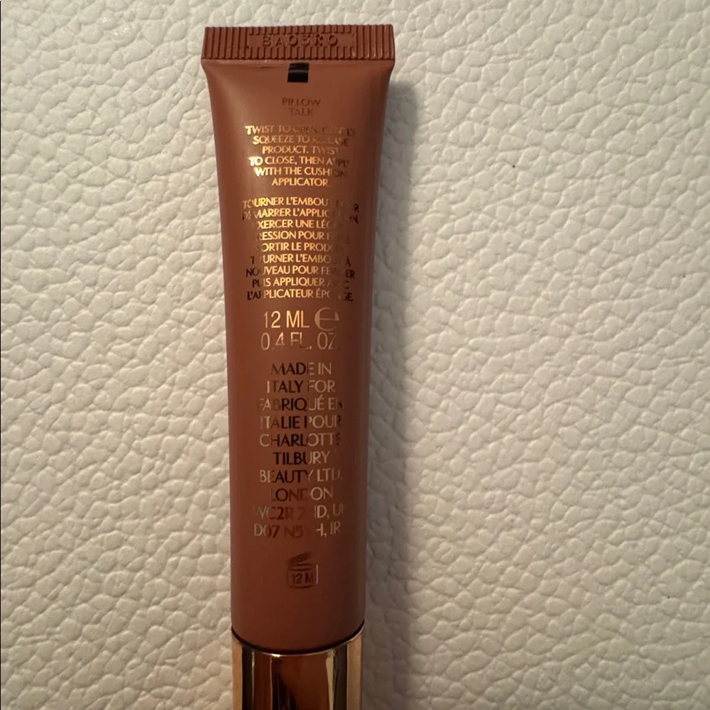 Charlotte Tilbury Matte Beauty Blush Wand in Pillow Talk